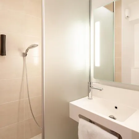 D'arcy Saint Quentin En Yvelines Hotel