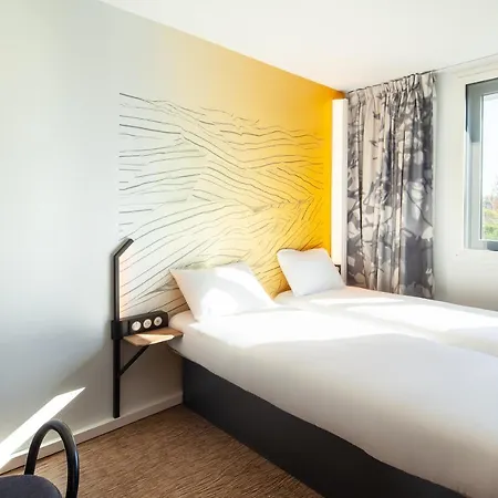 D'arcy Saint Quentin En Yvelines 酒店 3*