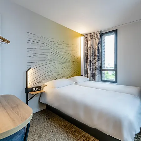 D'arcy Saint Quentin En Yvelines 酒店 3*