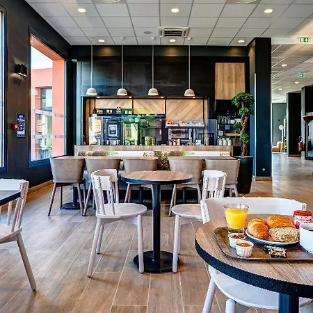 D'arcy Saint Quentin En Yvelines Hotel 3*