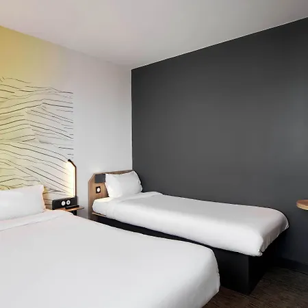 Hotel D'arcy Saint Quentin En Yvelines 3*